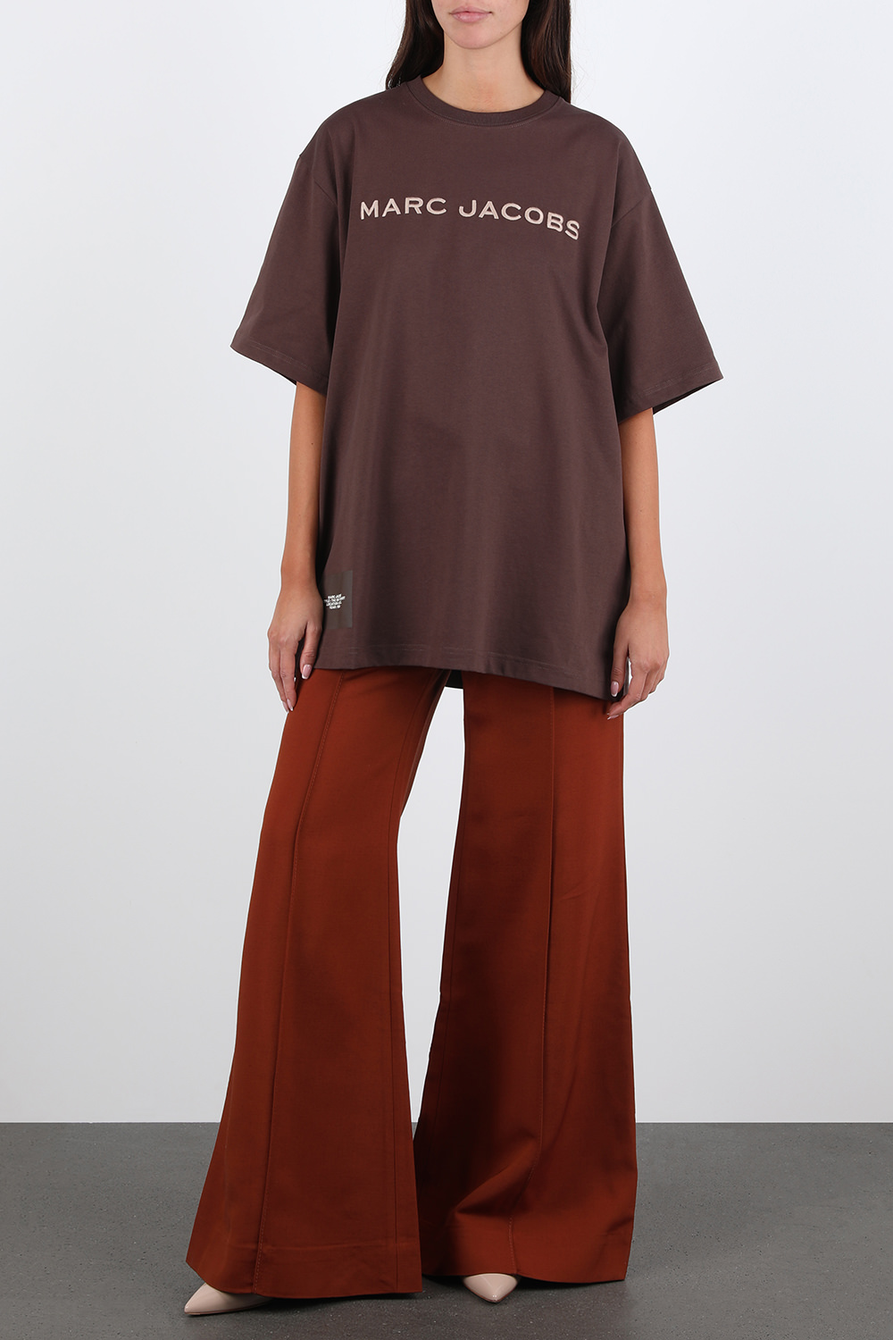 טי שירט קצרה אוברסייז עם לוגו בגוון חום